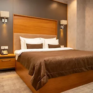 Hotel Midtown, Baky